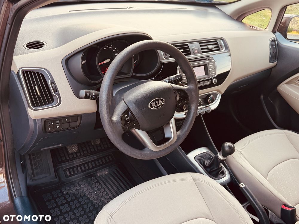 Kia Rio 1.2 L - 22