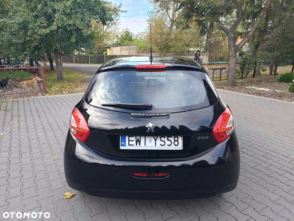 Peugeot 208 2015 photo 5