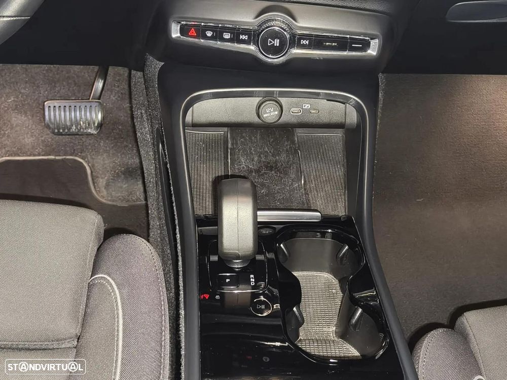 Volvo XC 40 Recharge Core - 20