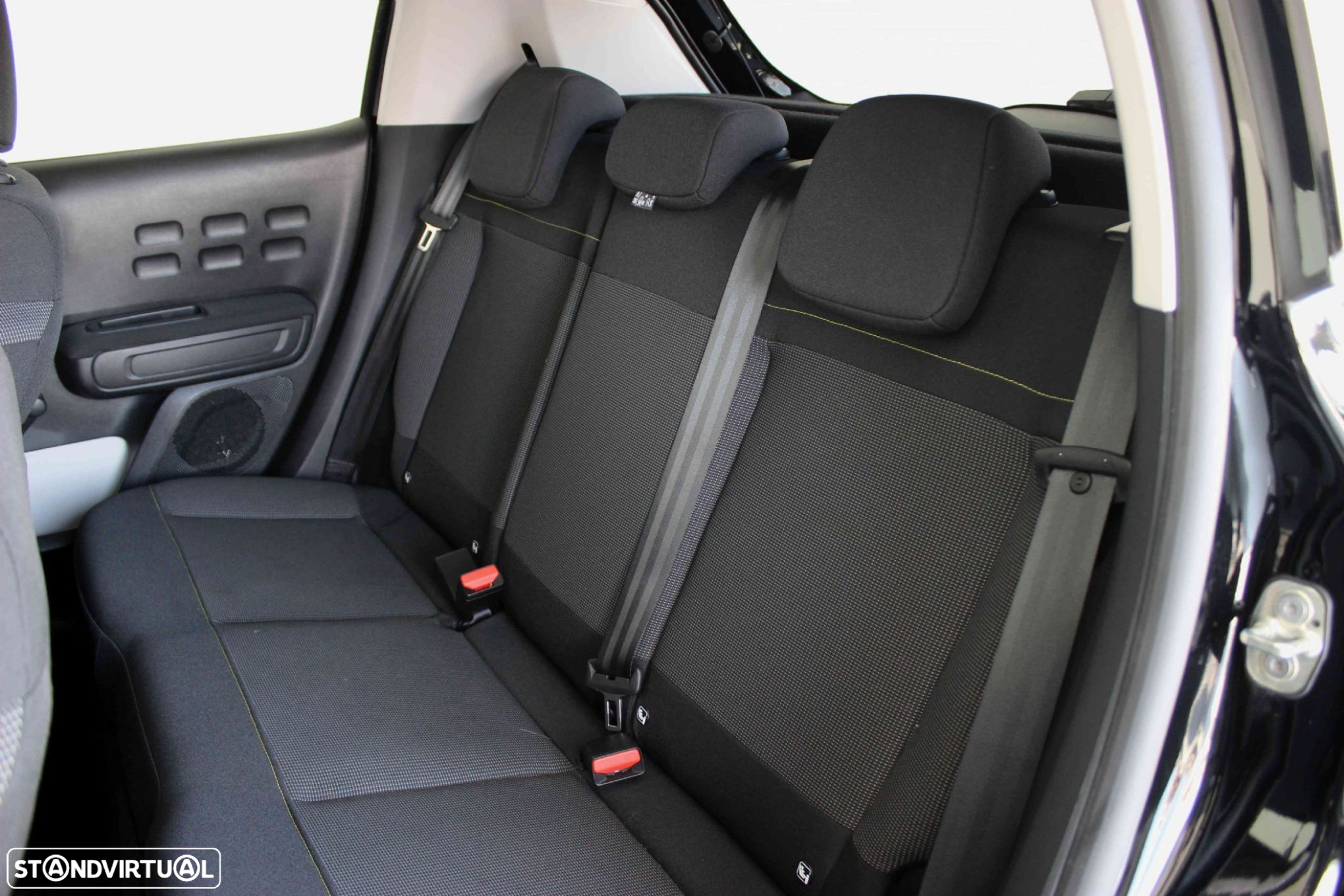 Citroën C3 1.2 PureTech Shine Pack EAT6 - 32