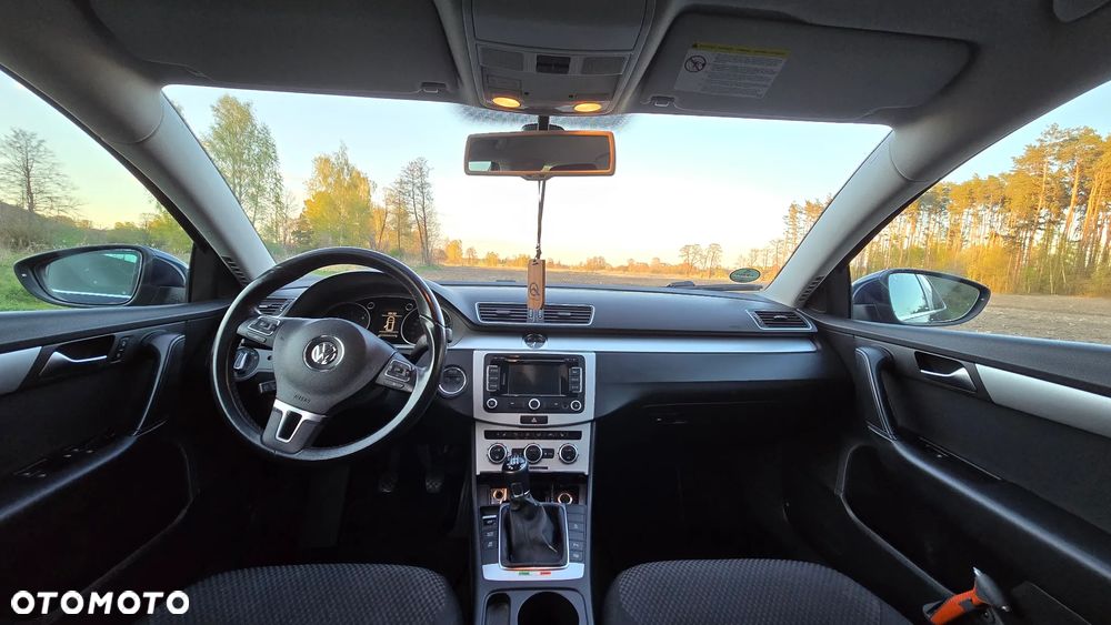 Volkswagen Passat 1.6 TDI BlueMotion - 10