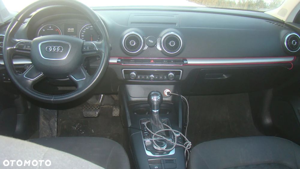 Audi A3 Limousine 1.6 TDI S tronic Ambition - 7