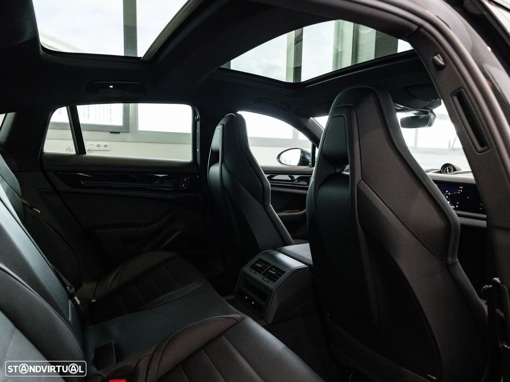 Porsche Panamera - 43