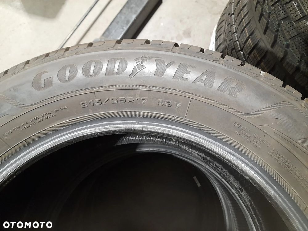 Opony zimowe Goodyear UltraGrip Performance+ SUV 215/65 17" 99V M+S - 2