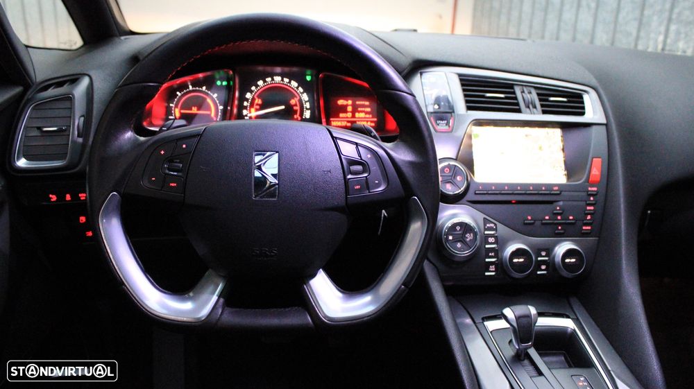 Citroën DS5 e-HDi 115 EGS6 SoChic - 38