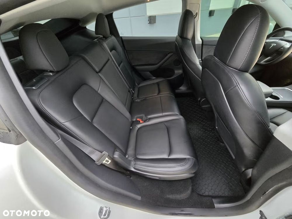 Tesla Y Long Range Dual Motor AWD - 14