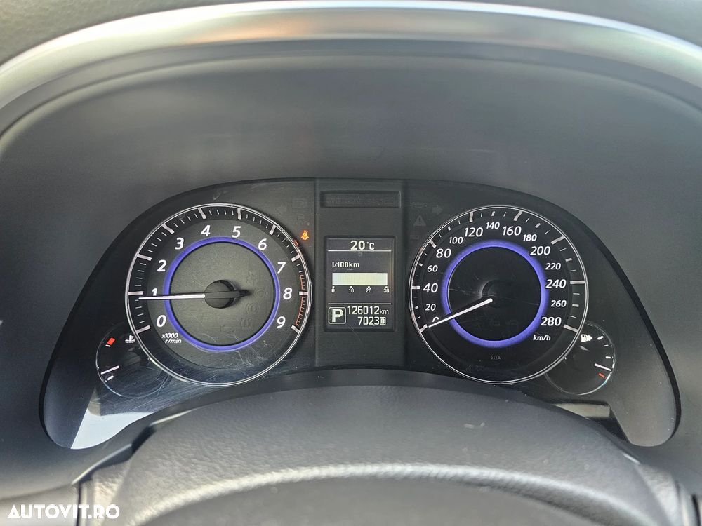 Infiniti QX70 - 8