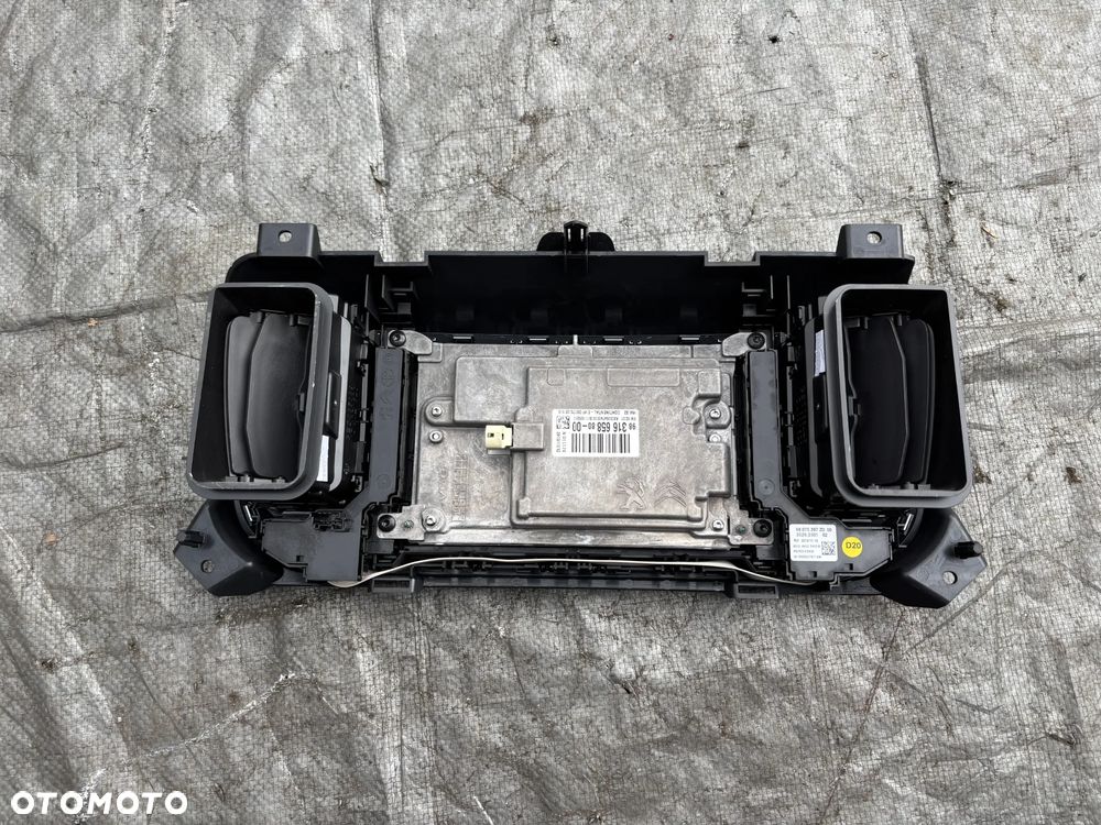 Peugeot Expert 3 III Jumpy Proace II Vivaro C radio wyświetlacz ekran 9831665880 - 2
