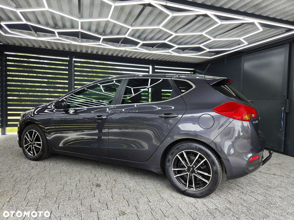Kia Ceed 1.6 GDI Dream Team Edition - 5