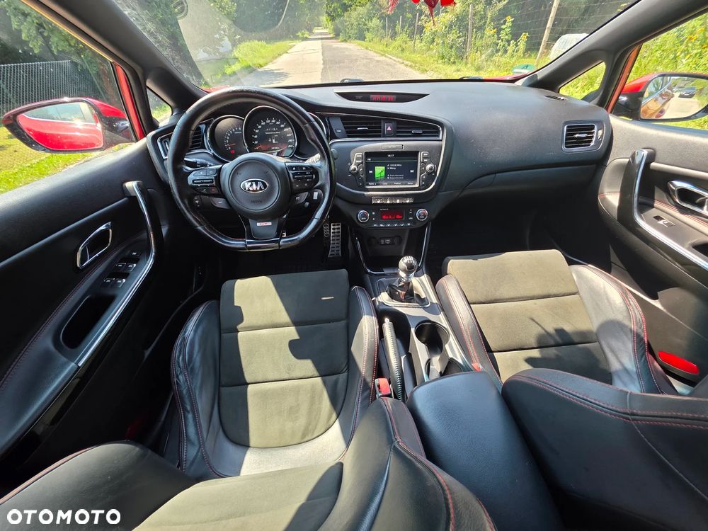 Kia Ceed - 12