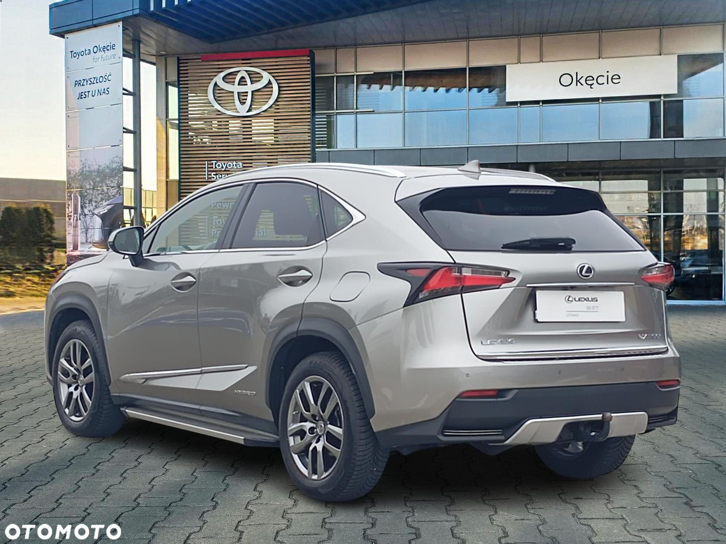 Lexus NX 300h Comfort AWD - 4
