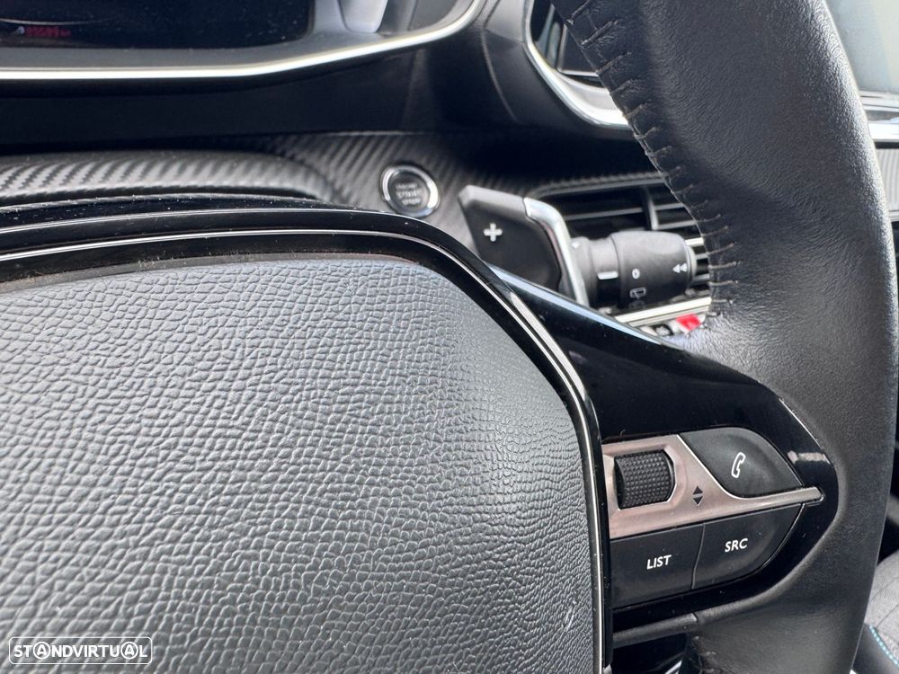 Peugeot 2008 1.2 PureTech Allure EAT8 - 9