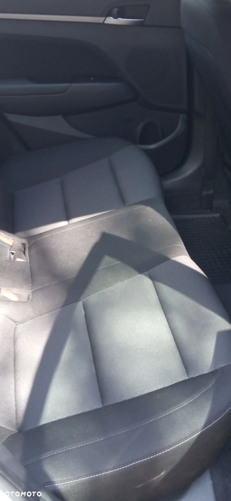 Hyundai Elantra 1.6 Comfort Premiere - 11