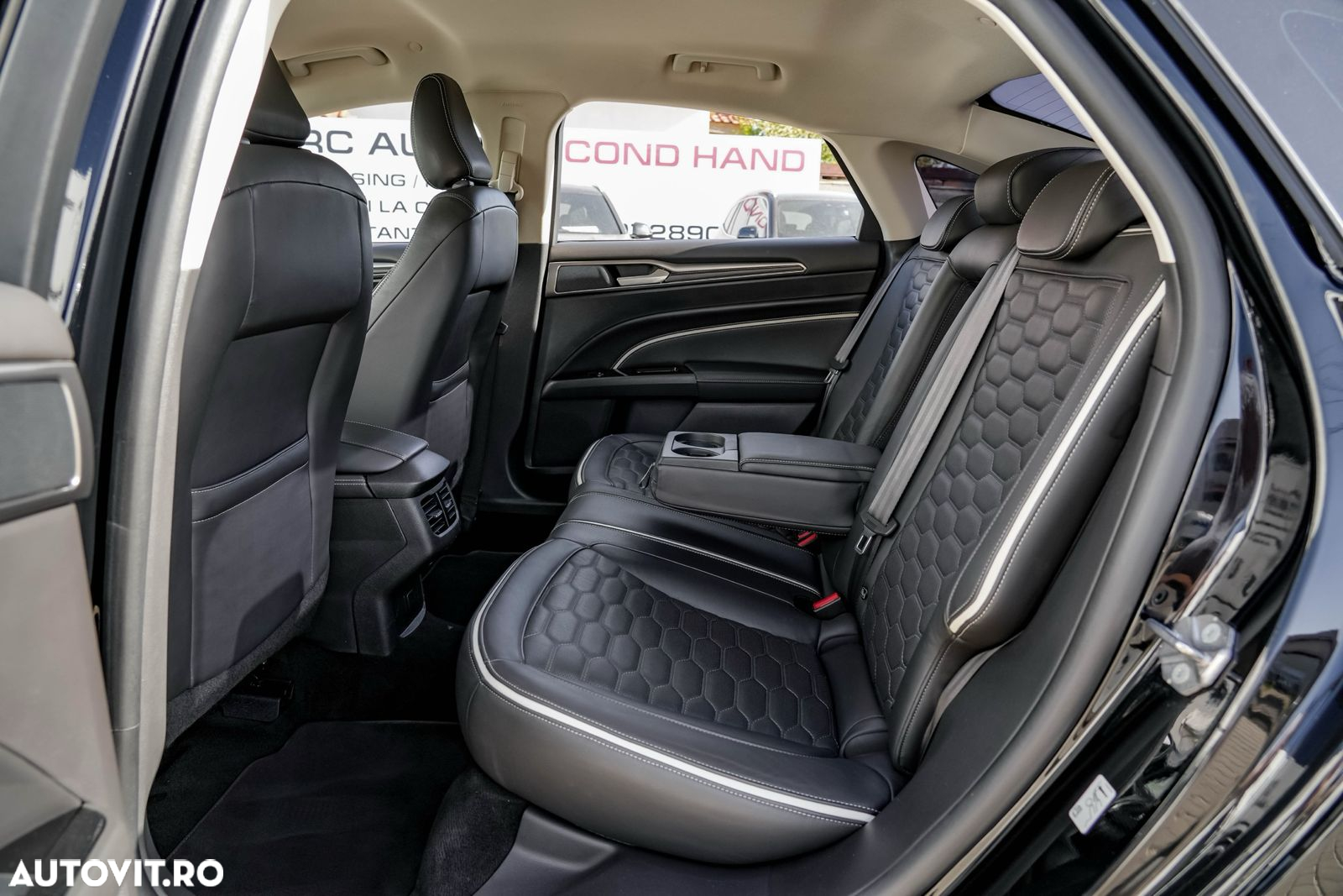 Ford Mondeo 2.0 HEV Vignale - 12
