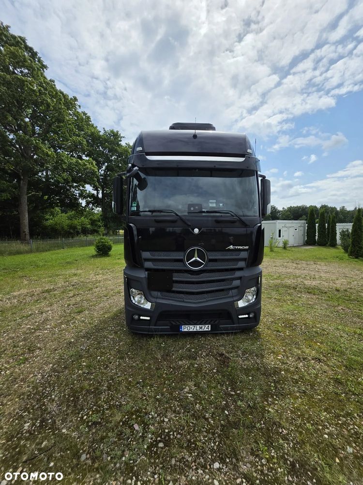 Mercedes-Benz Actros - 9