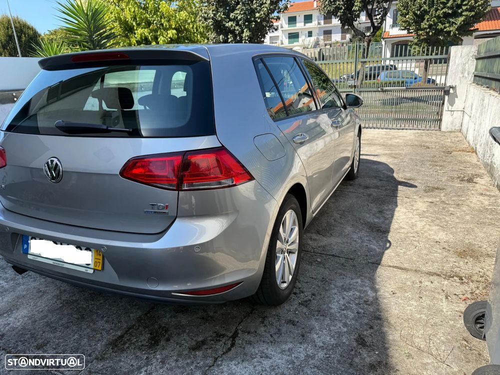 VW Golf 1.6 TDi Trendline BlueMotion - 4