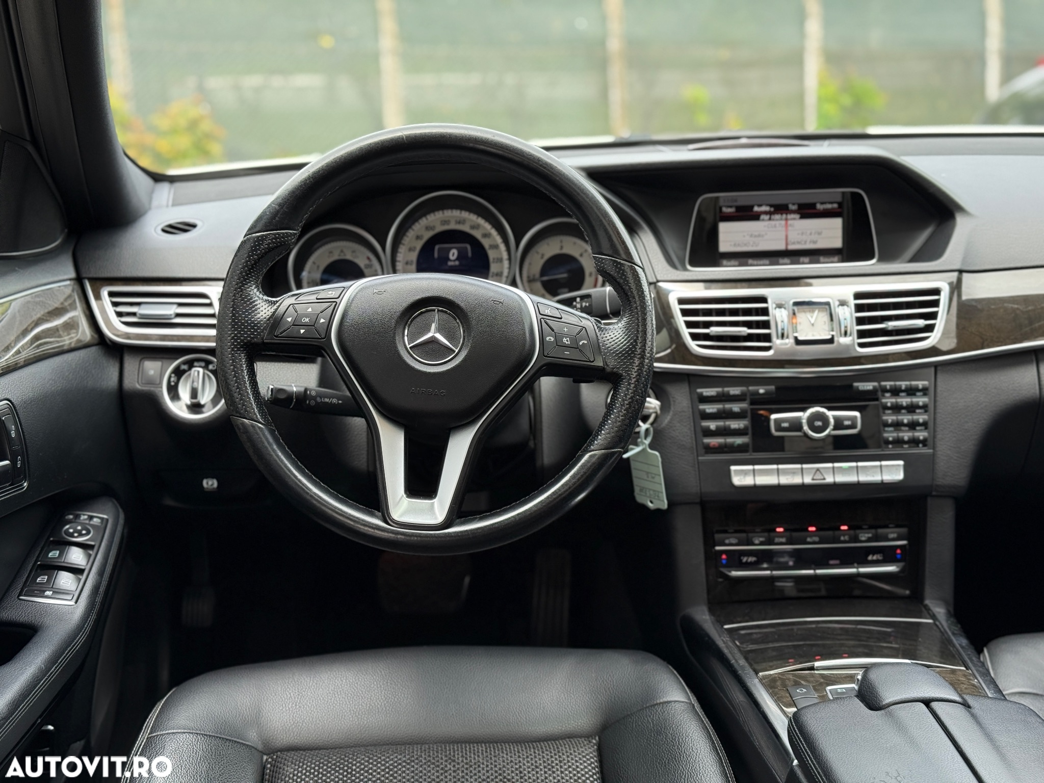 Mercedes-Benz E 220 BlueTEC 9G-TRONIC Avantgarde - 30