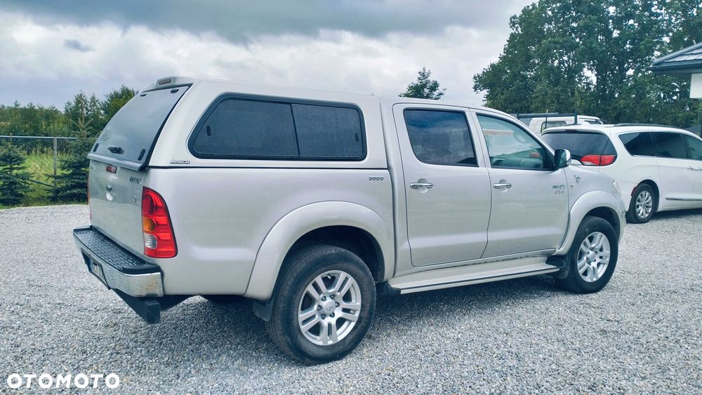 Toyota Hilux - 4