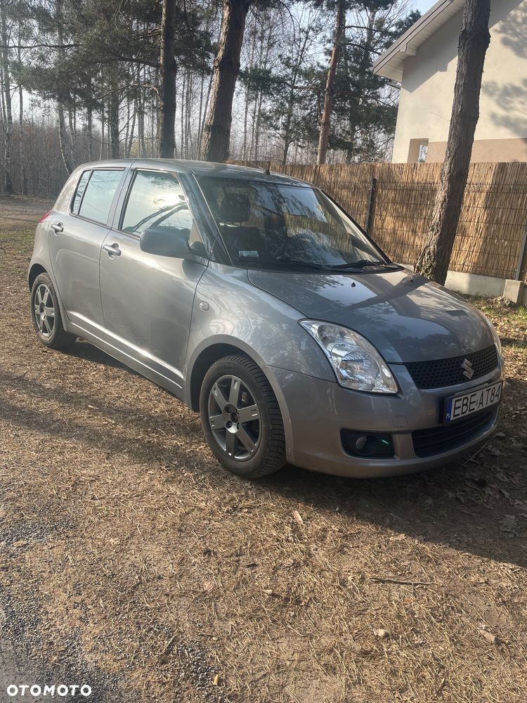 Suzuki Swift - 1