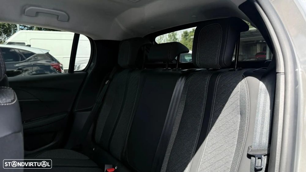 Peugeot 208 1.2 Hybrid Allure e-DCS6 - 11