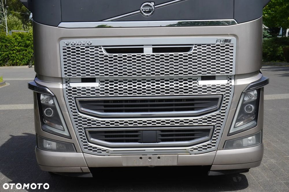 Volvo FH16 750 8x4x4 / 750 KM! / Rama do zabudowy / 4. oś skrętna i podnoszona - 8