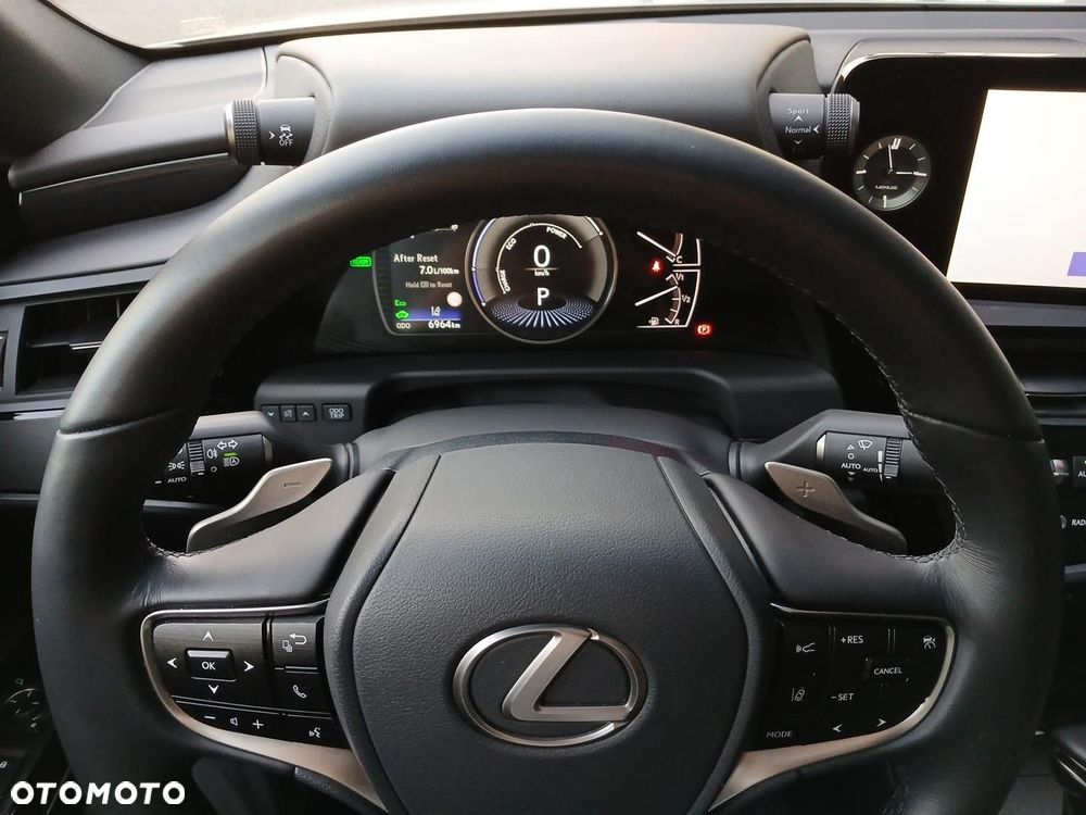 Lexus ES 300h Business Edition - 12