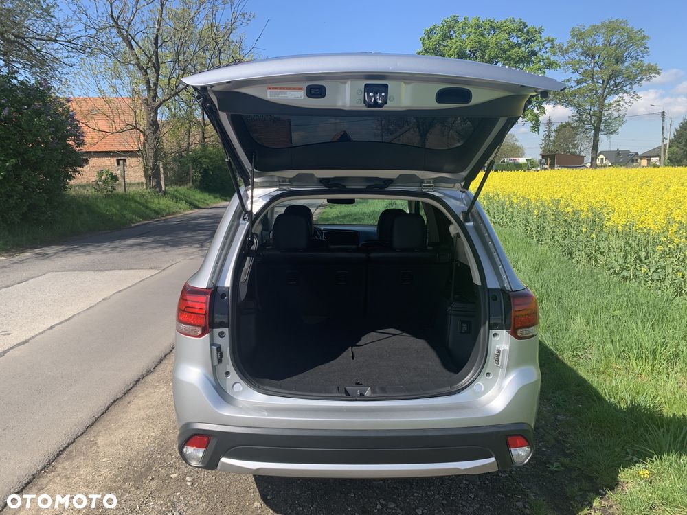Mitsubishi Outlander - 22