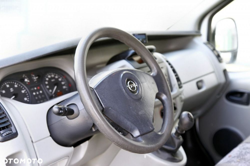 Opel Vivaro - 16