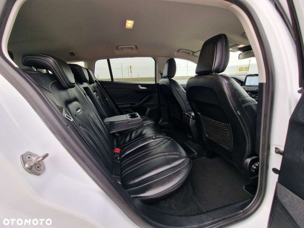Ford Focus SW - 24