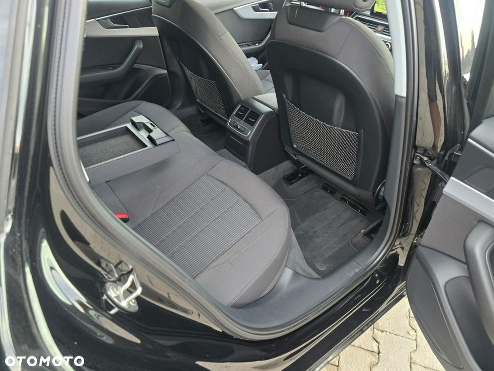 Audi A4 Limousine - 23