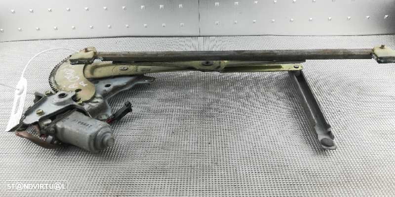 ELEVADOR DE VIDRO FRONTAL DIREITO KIA CARENS I 2001 - 1