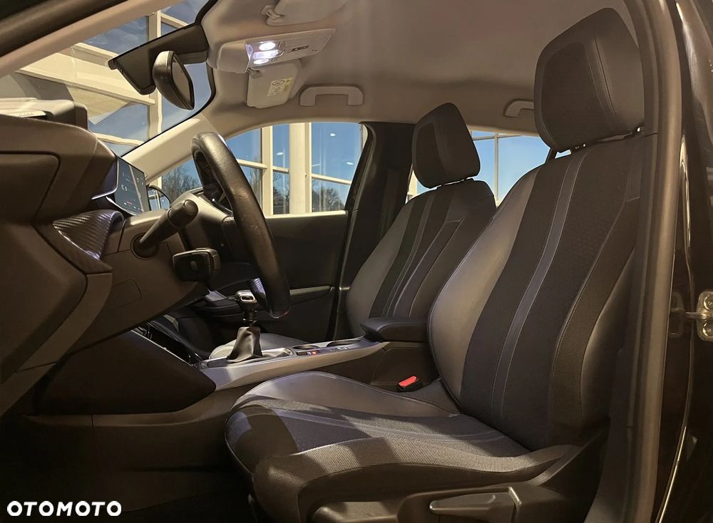 Peugeot 2008 PureTech 130 Allure - 22