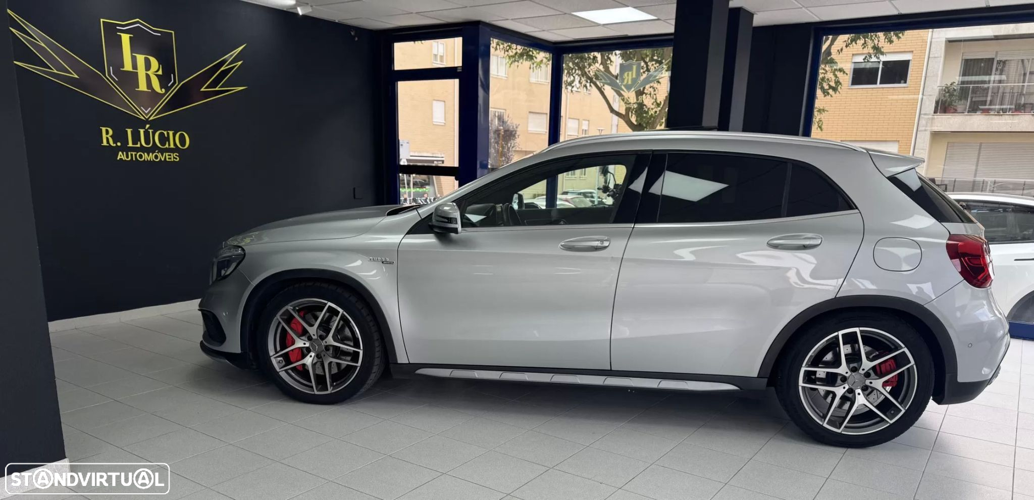 Mercedes-Benz GLA 45 AMG 4-Matic - 24