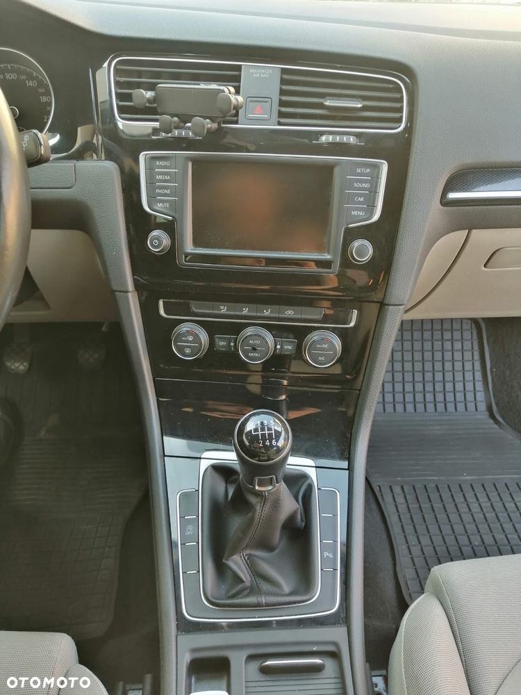 Volkswagen Golf - 9