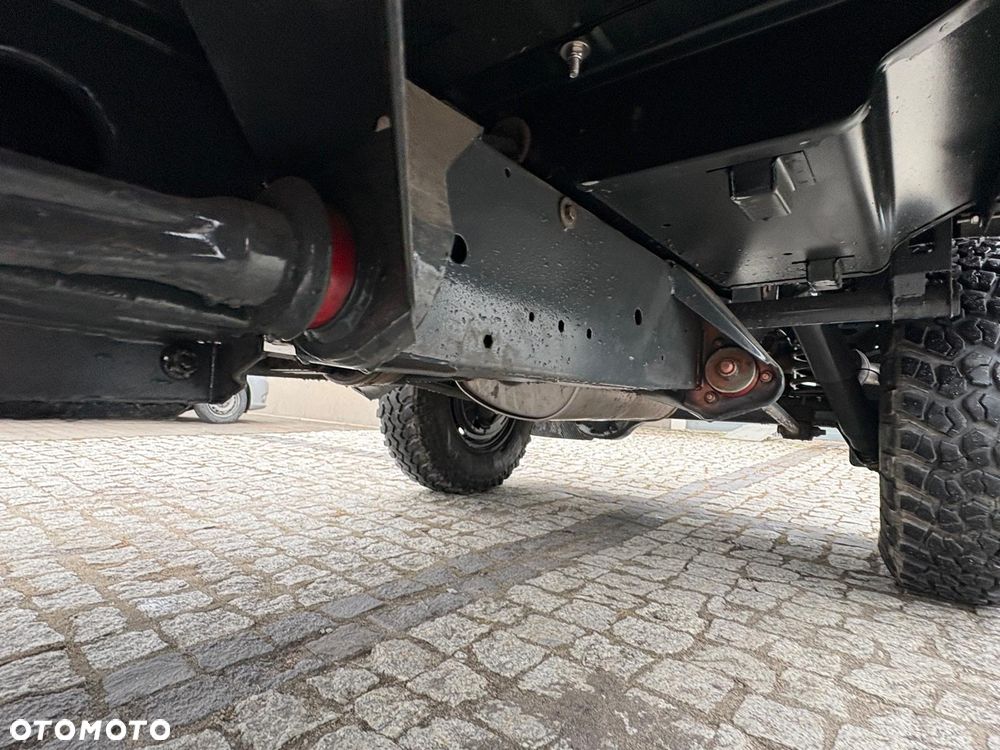 Land Rover Defender 2.5 TD5 - 10