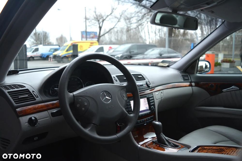 Mercedes-Benz Klasa E 500 Elegance - 12