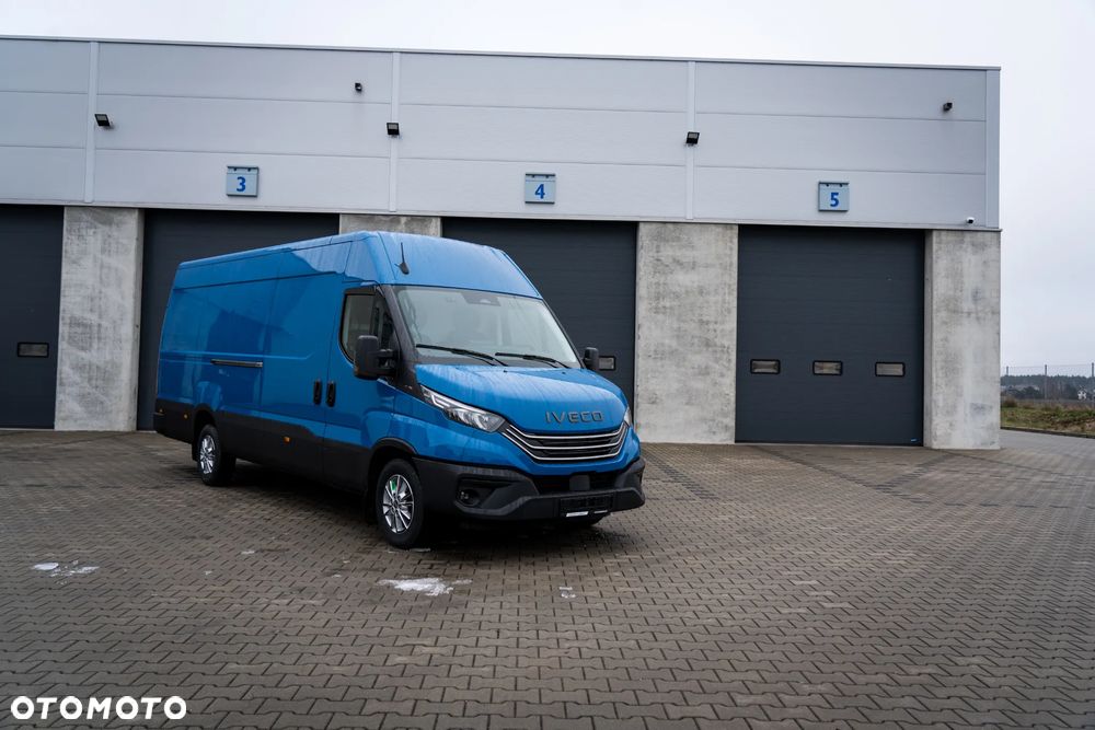 Iveco 35S18H V 3.0 Diesel 180 KM MT6 Furgon L4H2 - 6