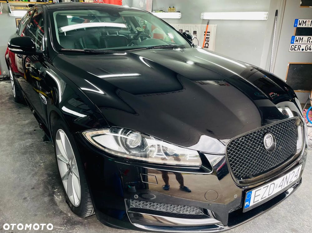 Jaguar XF - 12