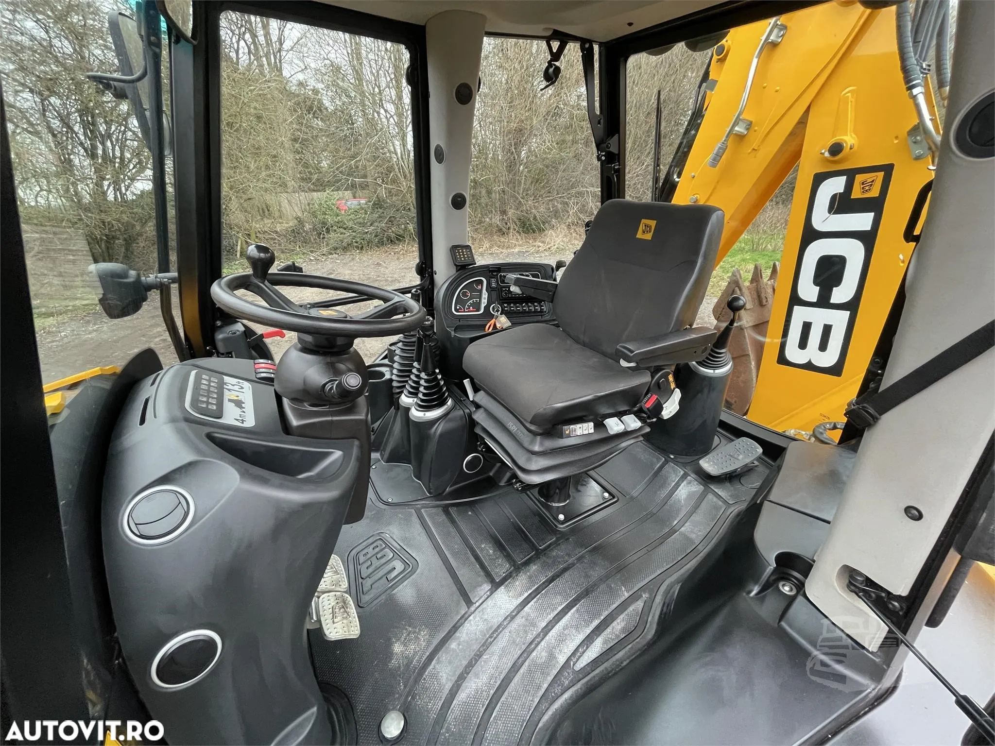 JCB 3CX CONTRACTOR PRO - 18