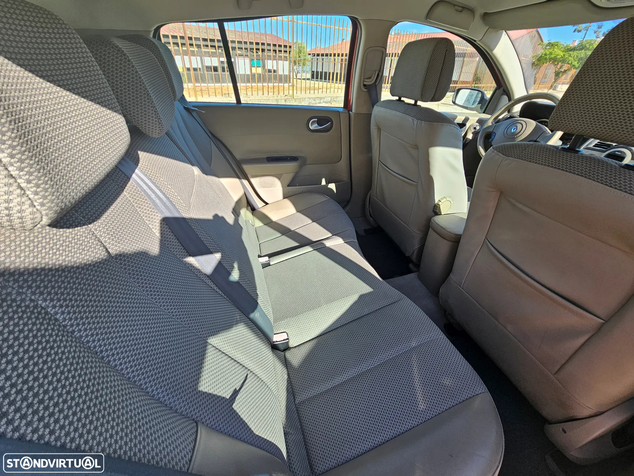 Renault Mégane 1.6 Confort Dynamique - 11