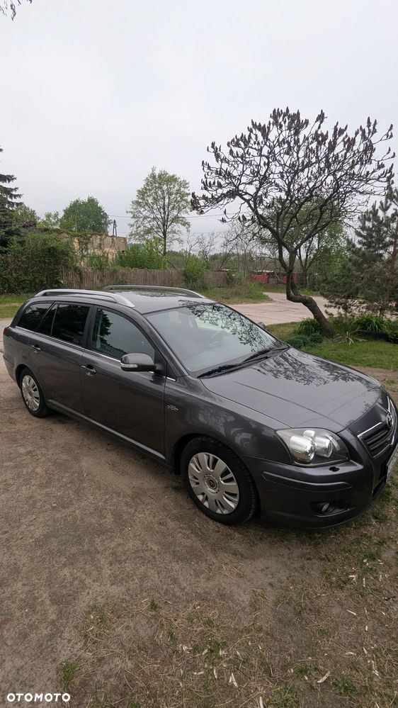 Toyota Avensis 2.2 D-4D X - 15