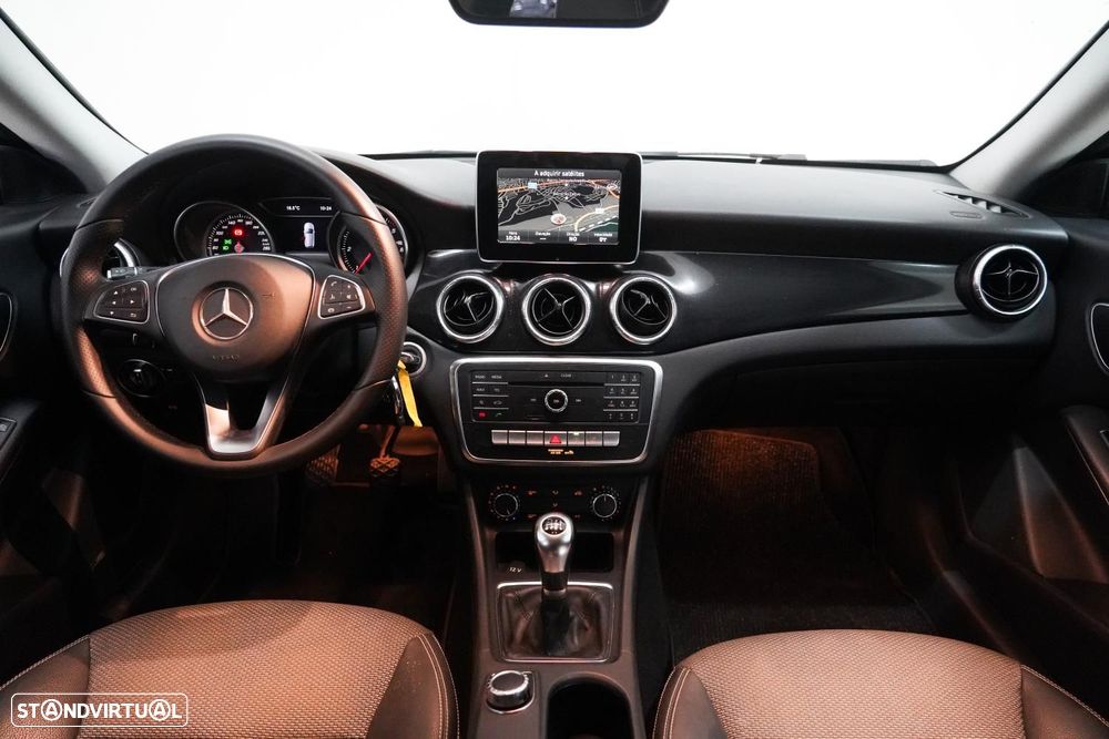 Mercedes-Benz CLA 180 d Shooting Brake Urban - 5