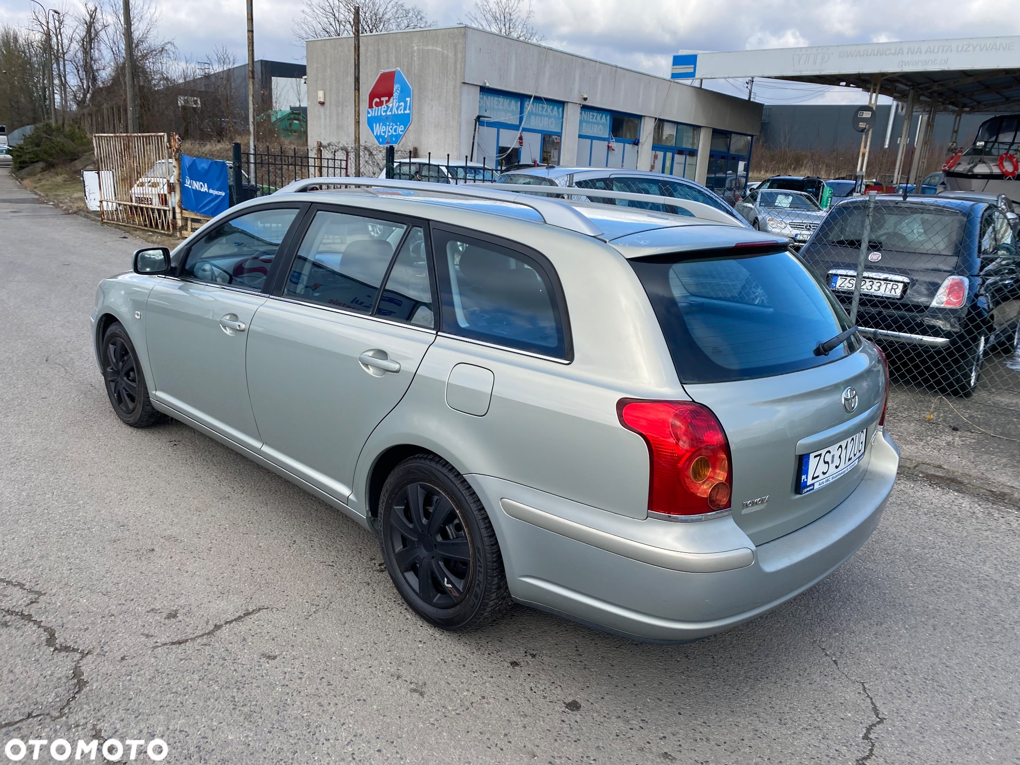 Toyota Avensis 2.0 VVT-i Combi Sol - 18