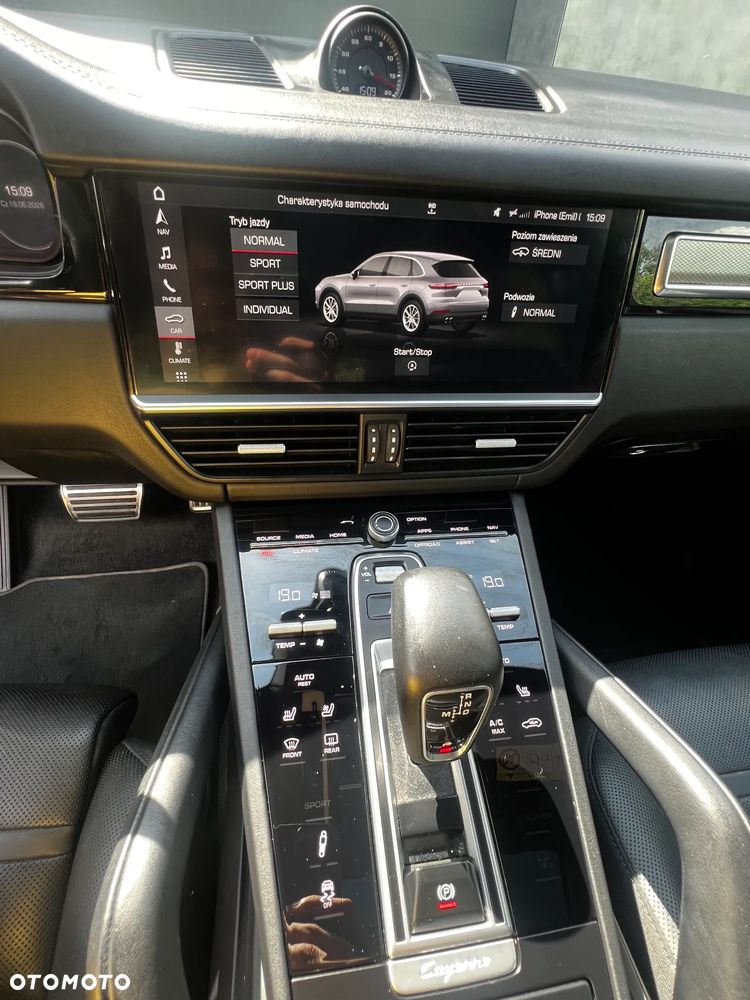 Porsche Cayenne S - 17