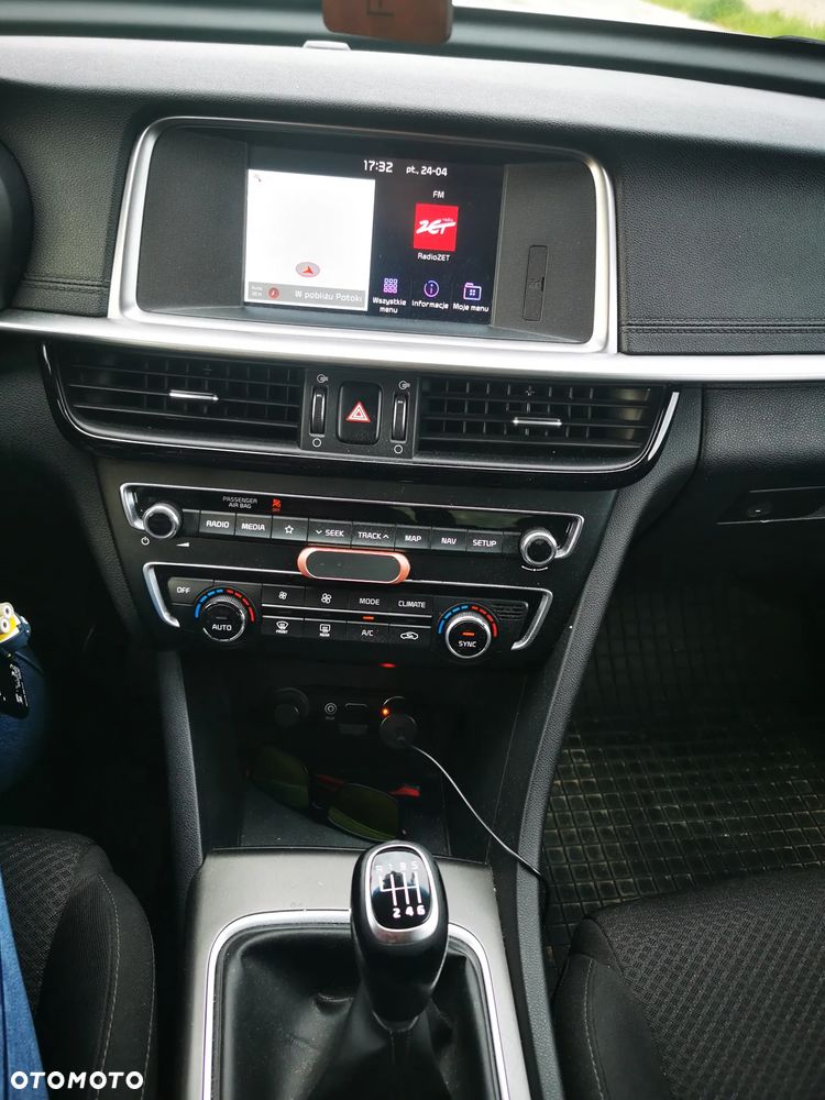 Kia Optima 2.0 M - 12