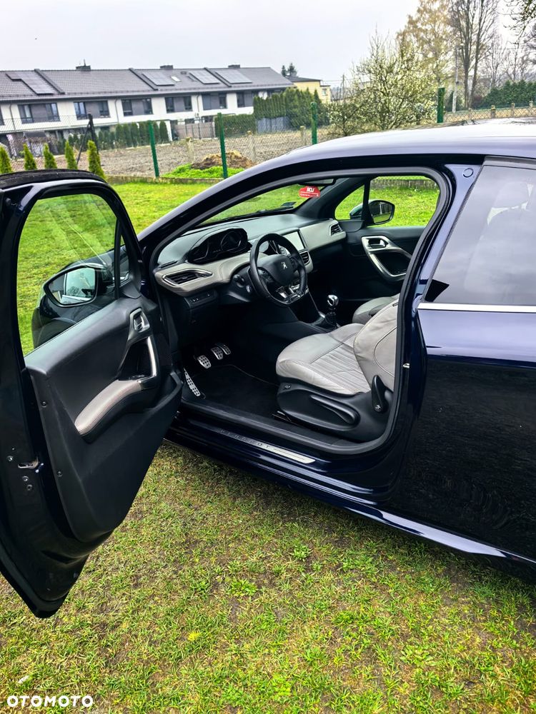 Peugeot 208 155 THP Allure - 14