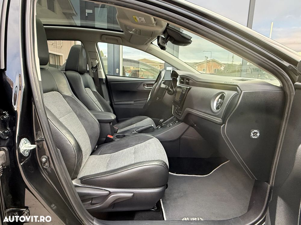 Toyota Auris 1.8 L VVT-i Hybrid Sol + - 13