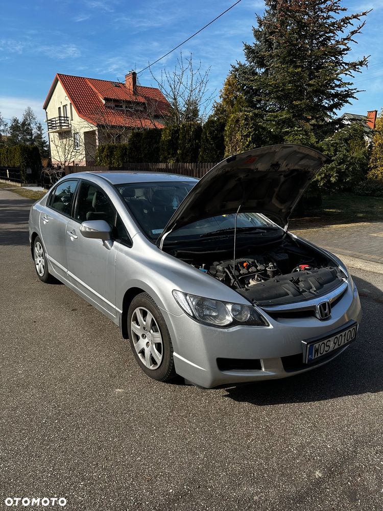 Honda Civic 1.8 Base - 8