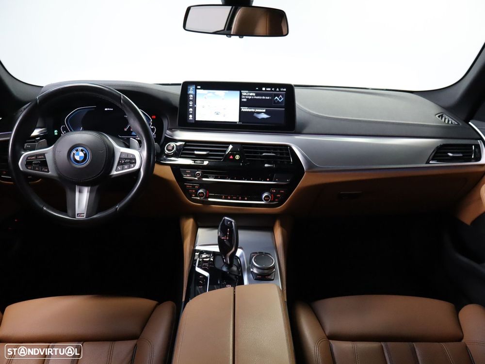 BMW 530 e Line Luxury - 13