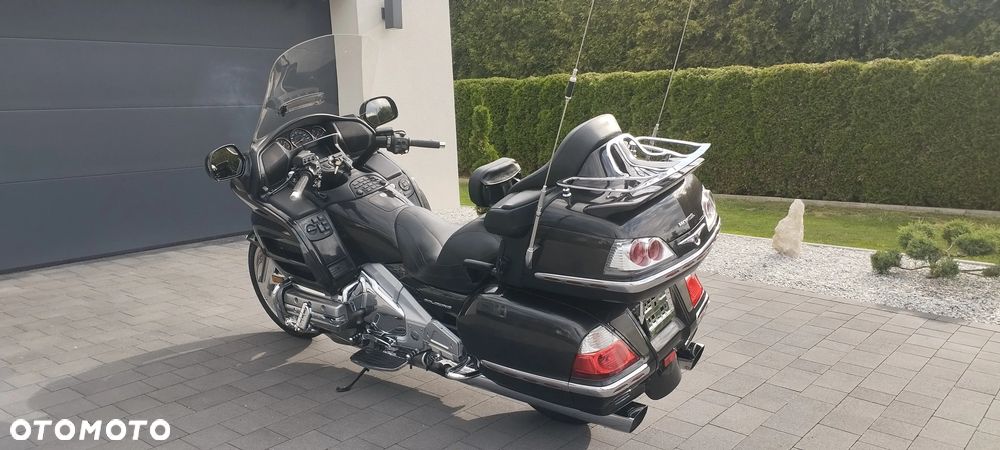 Honda GL - 40